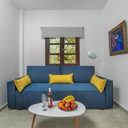 Eleon Suites Afytos Exterior photo